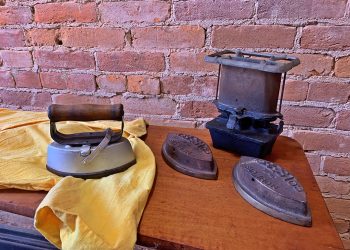 Greene Artifacts: A Sad Iron Heater