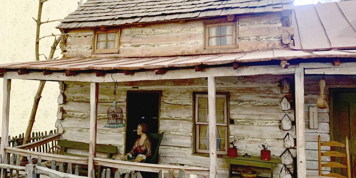 Greene Artifacts: L. Evans Parcell Log House Model